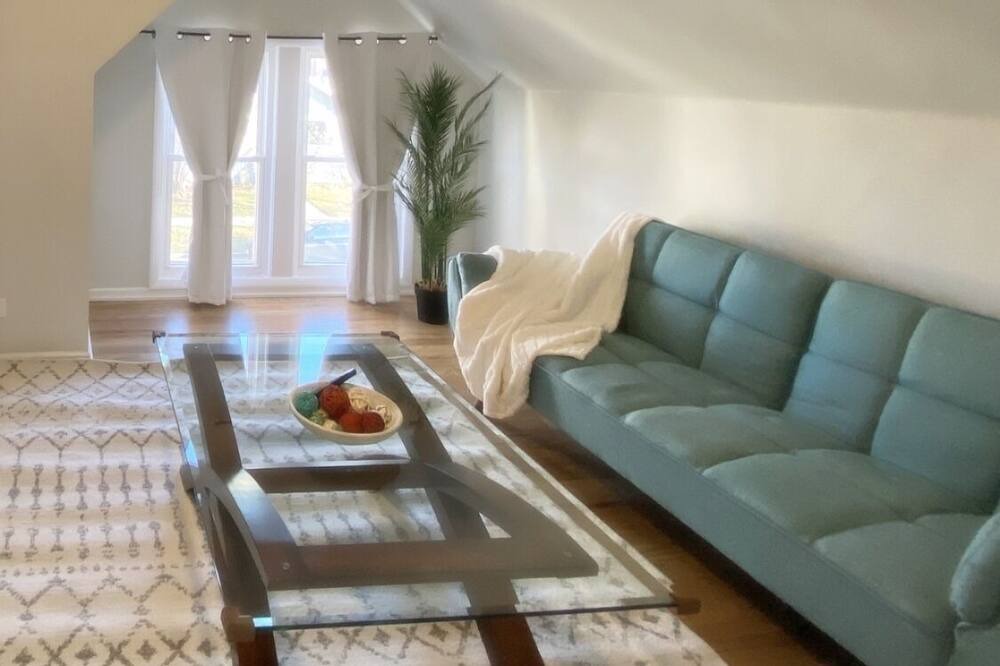 Photo of Livingroom in Brookfield