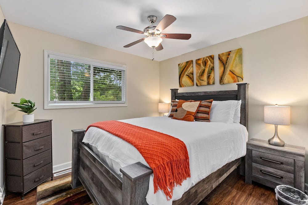 Photo of Bedroom in Wheeling