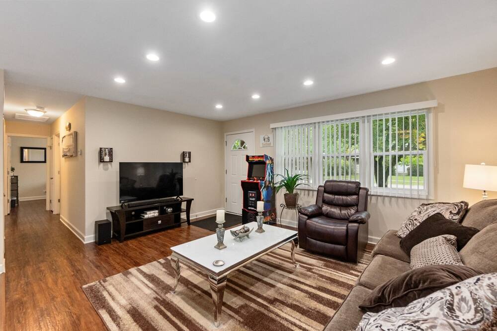 Photo of Livingroom in Wheeling