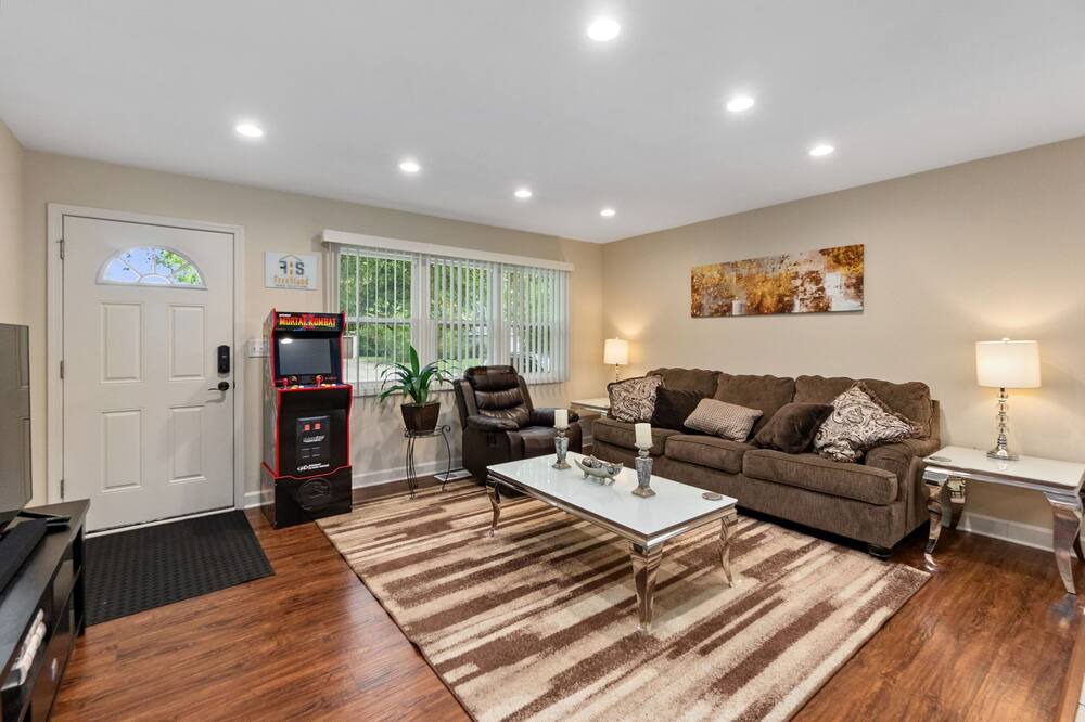 Photo of Livingroom in Wheeling
