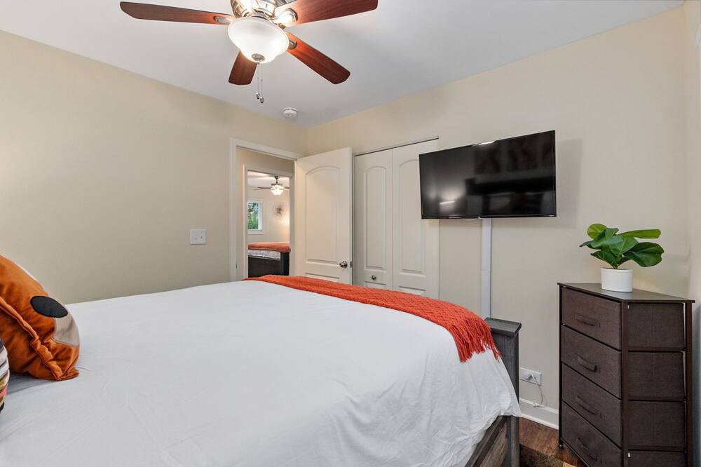 Photo of Bedroom in Wheeling