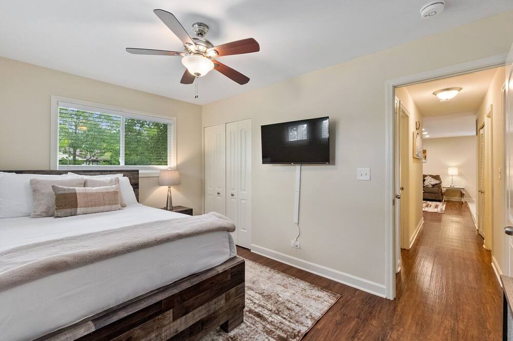 Photo of Bedroom in Wheeling