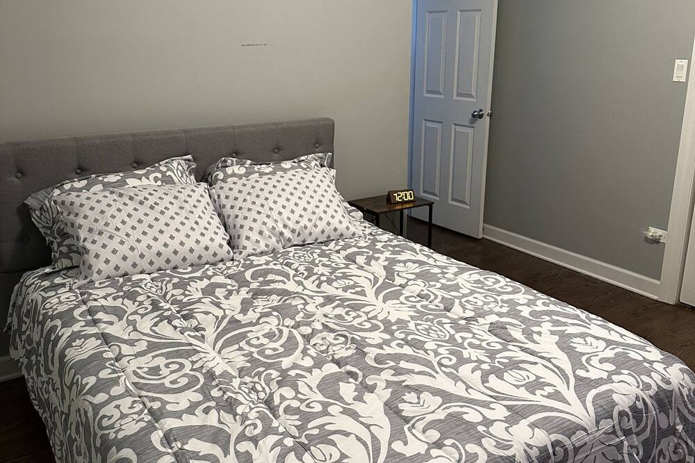 Photo of Bedroom in Tri-Taylor