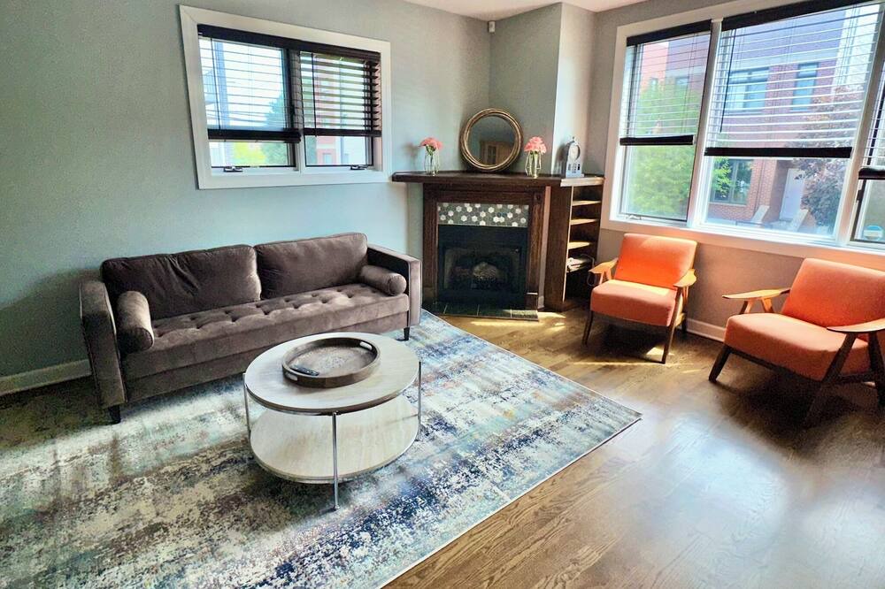 Photo of Livingroom in Tri-Taylor