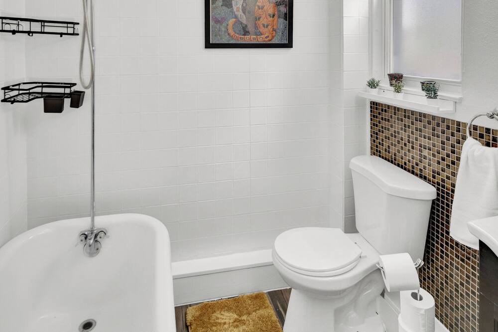 Photo of Bathroom in West Bucktown