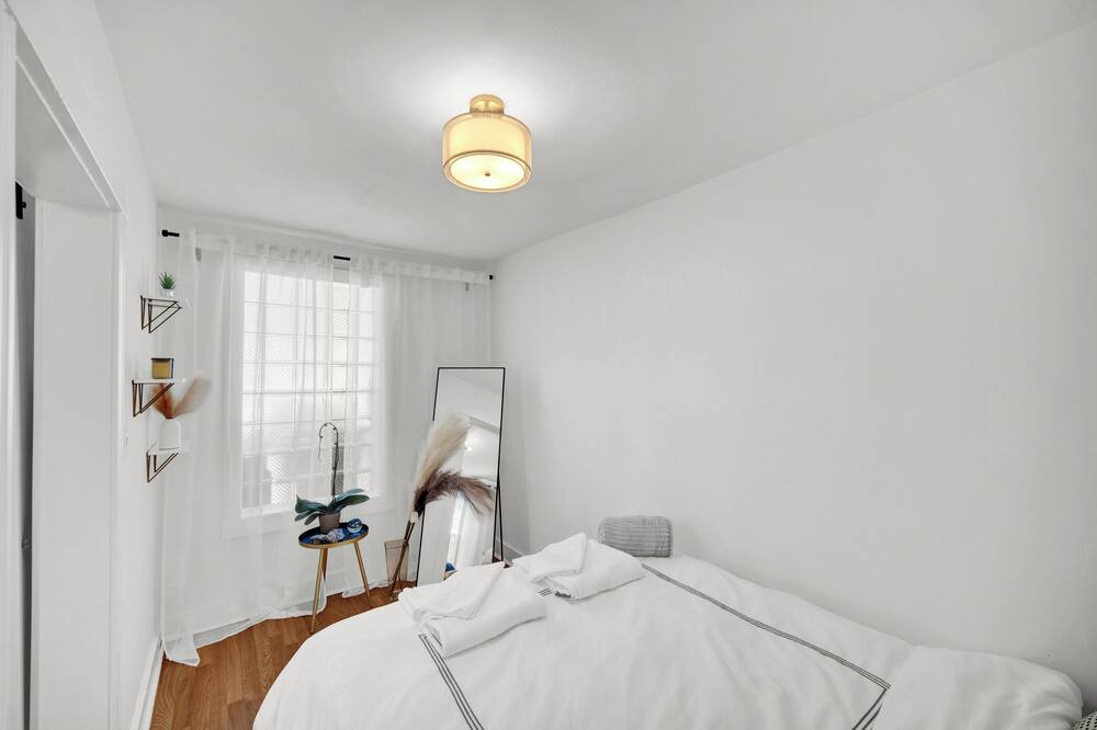 Photo of Bedroom in West Bucktown