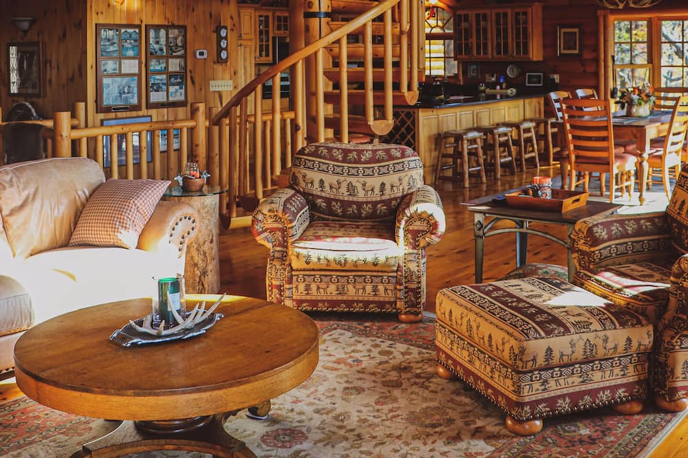 Photo of Livingroom in Galena