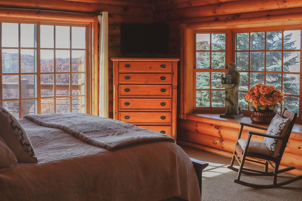 Photo of Bedroom in Galena
