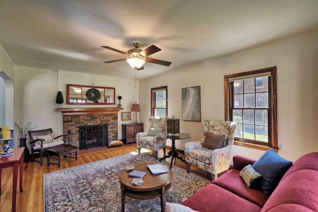 Photo of Livingroom in East Moline