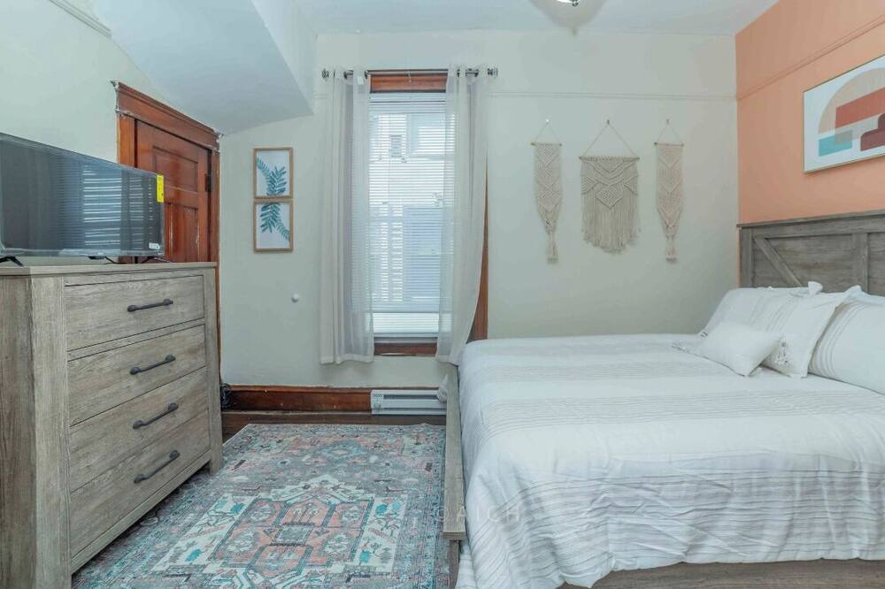 Photo of Bedroom in Roseland