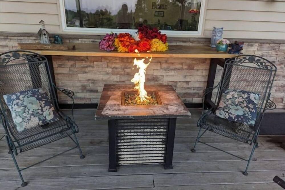 Photo of Outdoor in Holcomb
