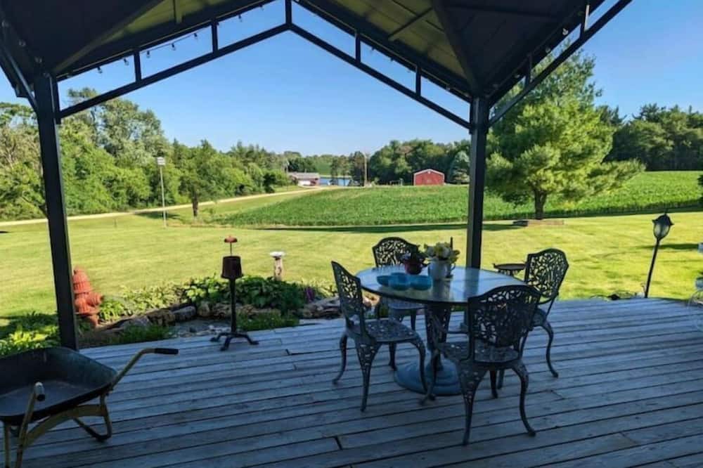 Photo of Outdoor in Holcomb