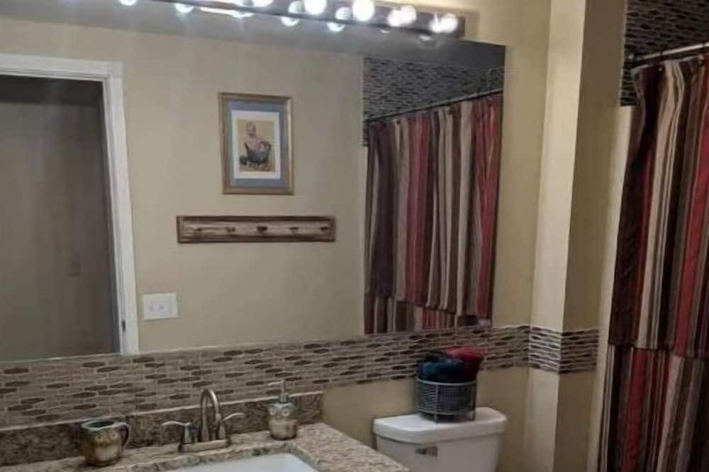 Photo of Bathroom in Holcomb