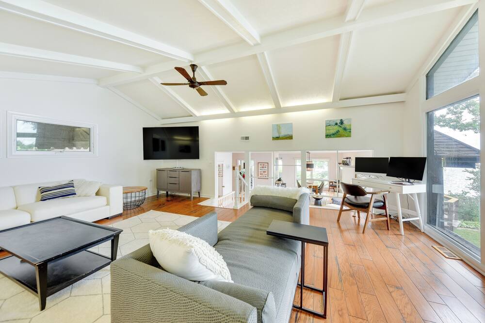 Photo of Livingroom in Grayslake