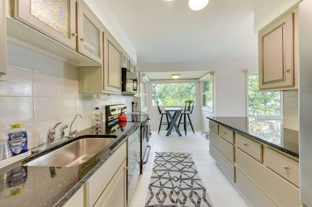 Photo of Kitchen in Grayslake