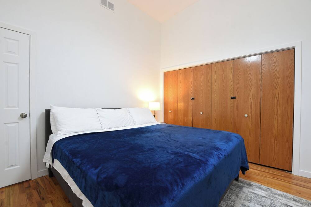 Photo of Bedroom in West Bucktown