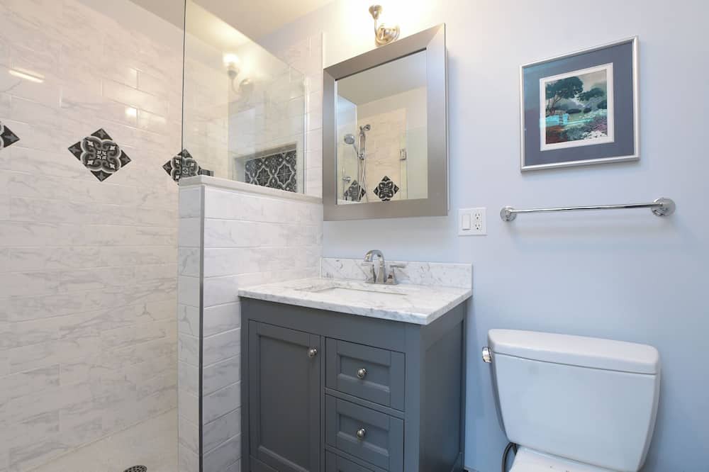 Photo of Bathroom in West Bucktown
