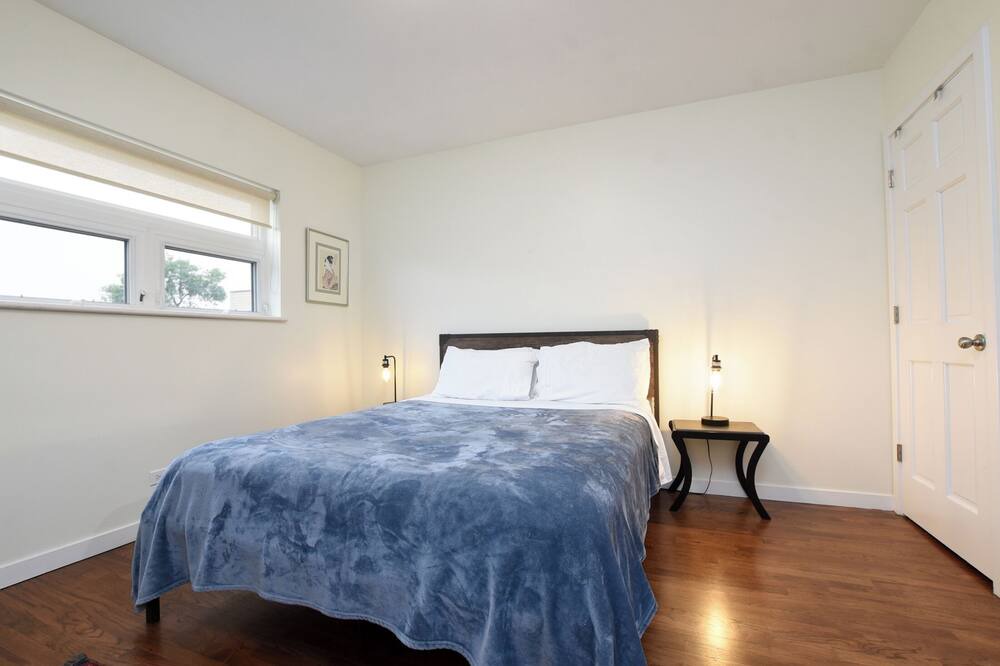 Photo of Bedroom in West Bucktown