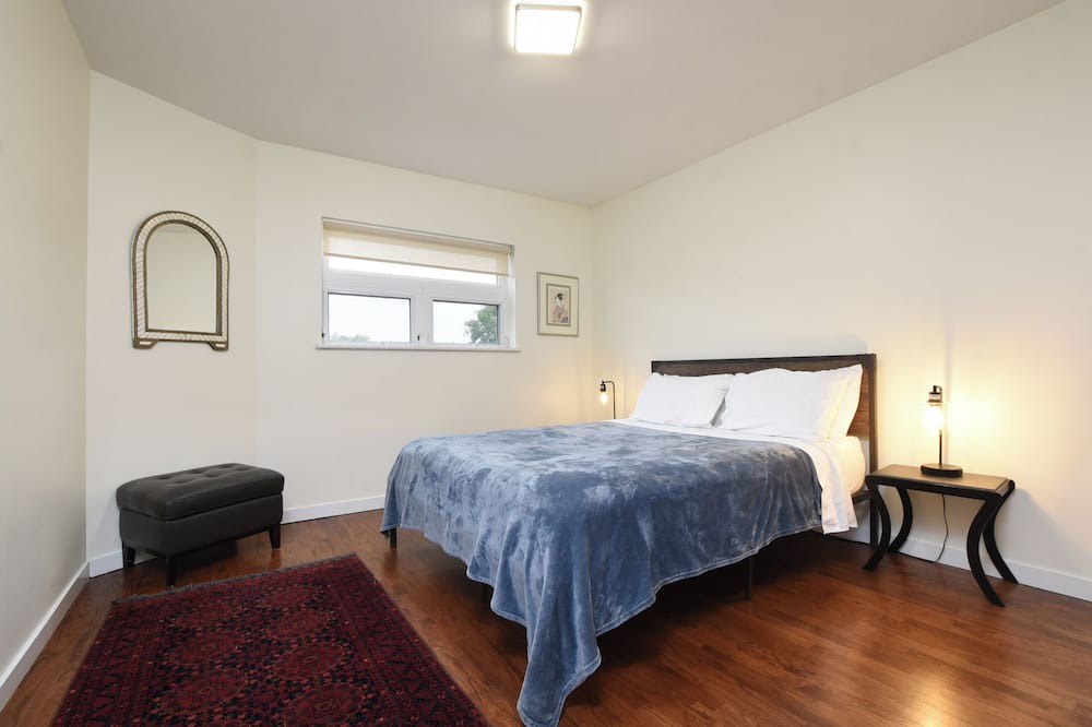 Photo of Bedroom in West Bucktown