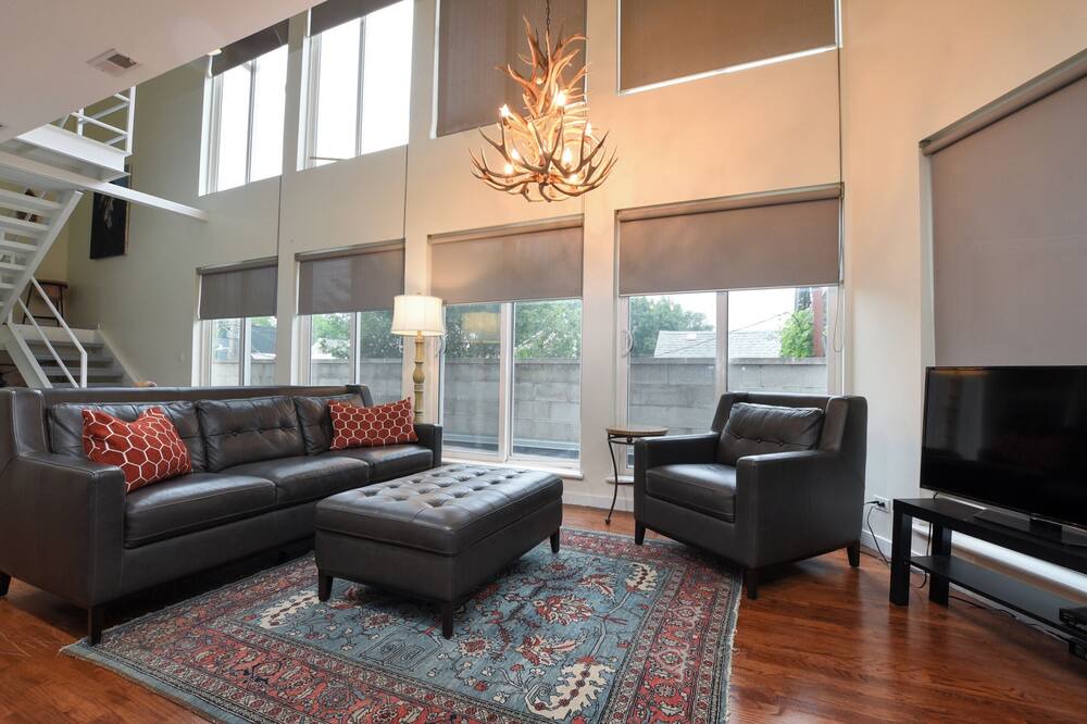 Photo of Livingroom in West Bucktown