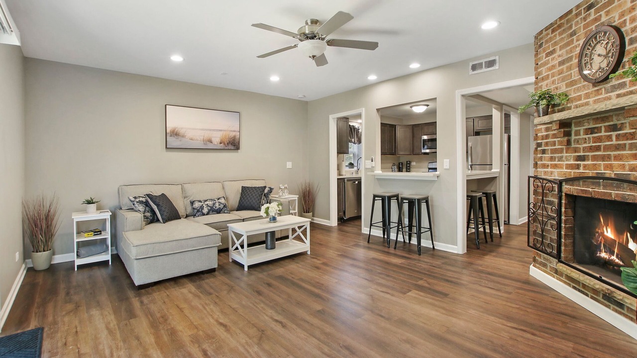 Photo of Livingroom in Channel Lake