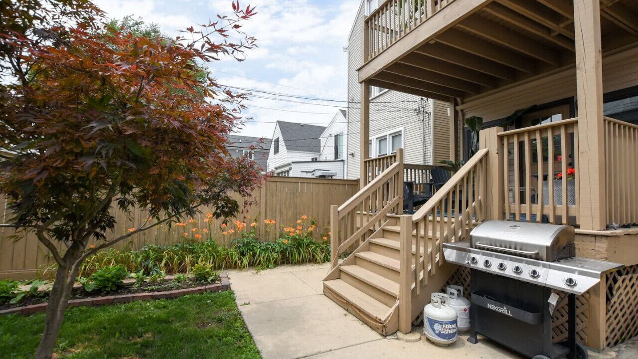 Photo of Outdoor in North Center