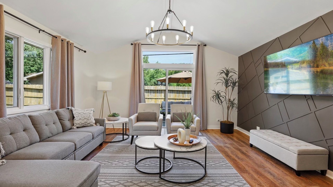Photo of Livingroom in Fox Valley