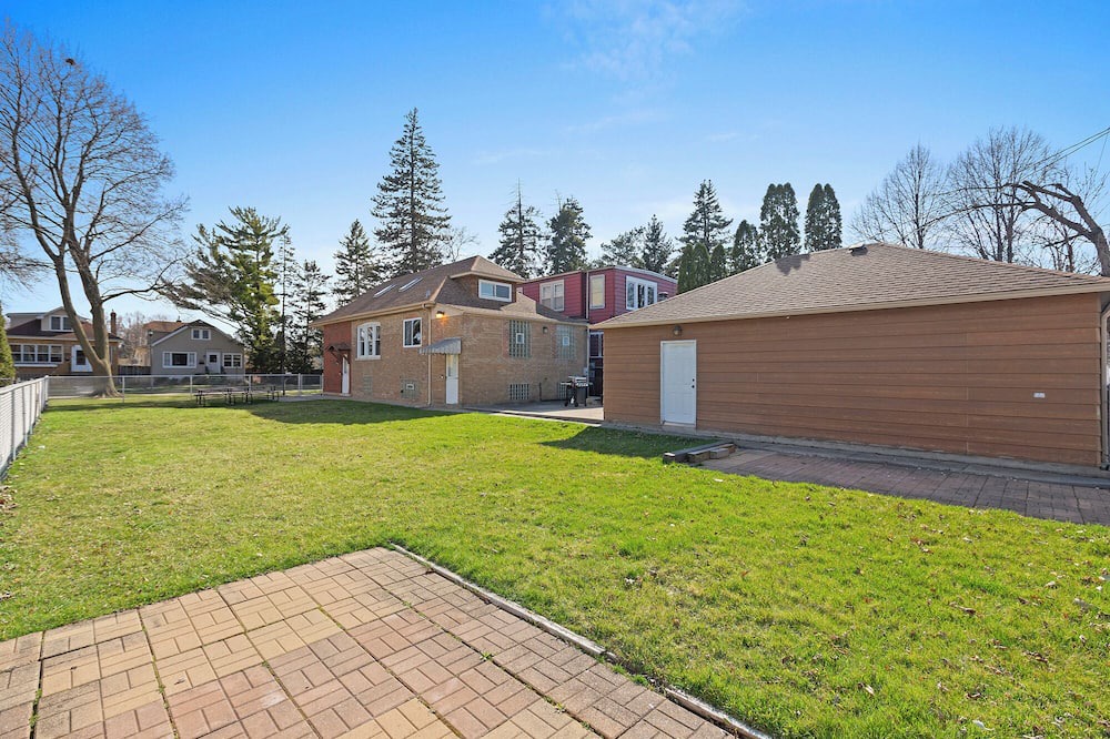 Photo of Outdoor in Morton Grove
