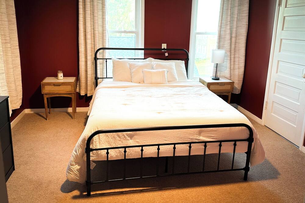 Photo of Bedroom in Franklin Grove