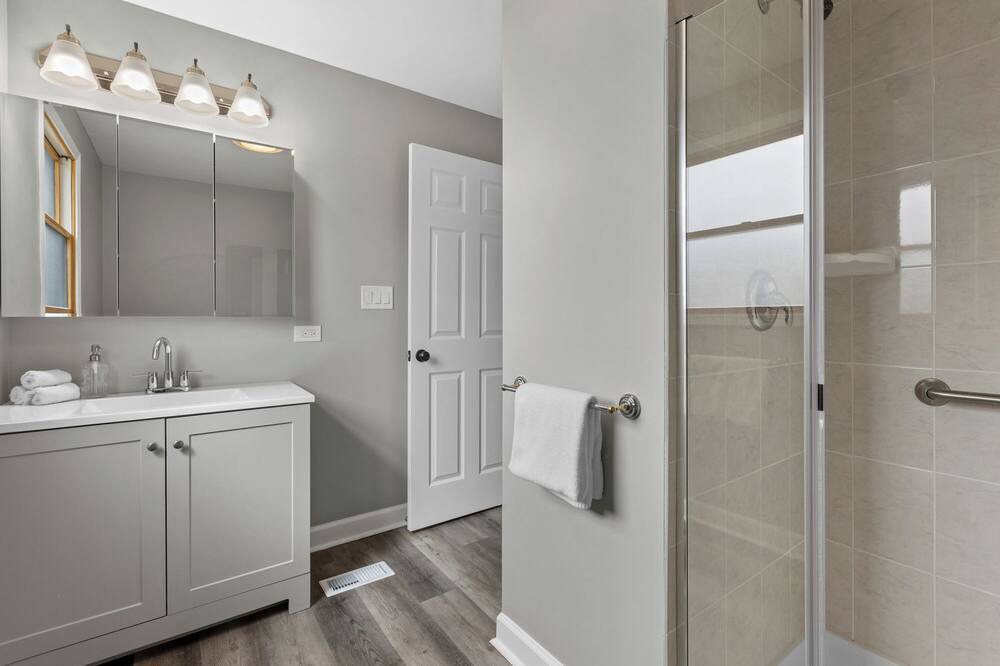 Photo of Bathroom in Roselle