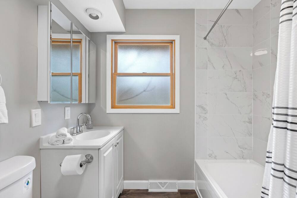 Photo of Bathroom in Roselle