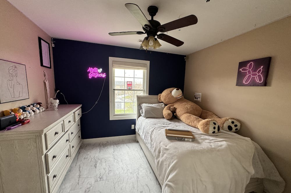 Photo of Bedroom in Oakley