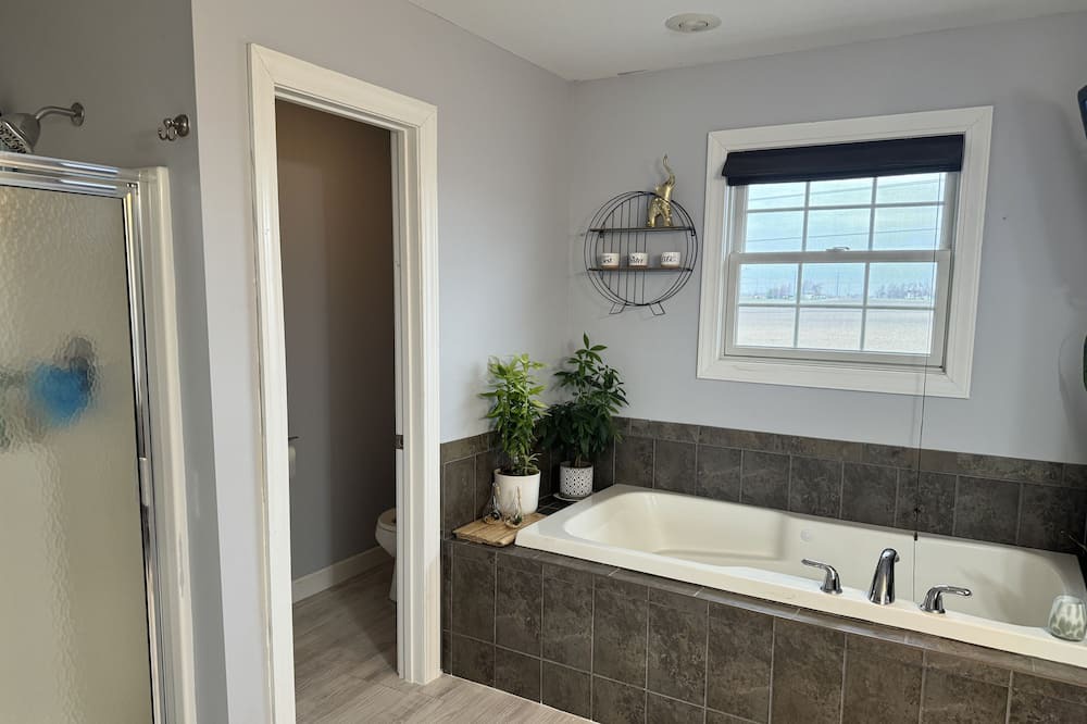 Photo of Bathroom in Oakley