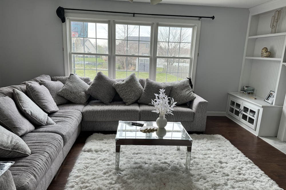 Photo of Livingroom in Oakley