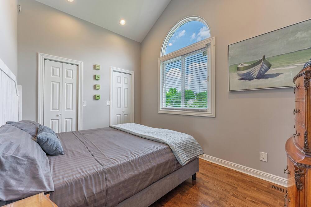 Photo of Bedroom in Holcomb