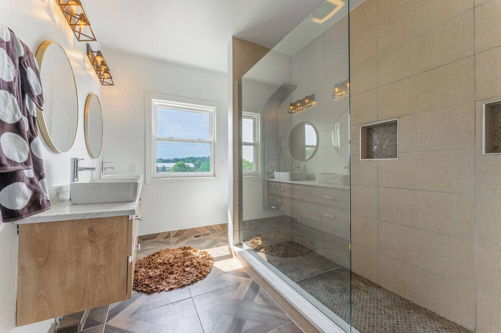 Photo of Bathroom in Holcomb