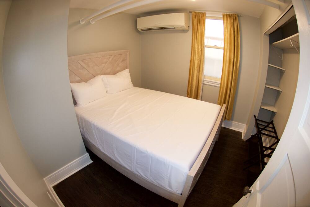 Photo of Bedroom in Forest Park