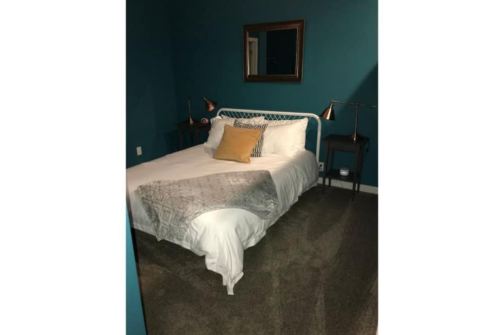 Photo of Bedroom in Pontiac