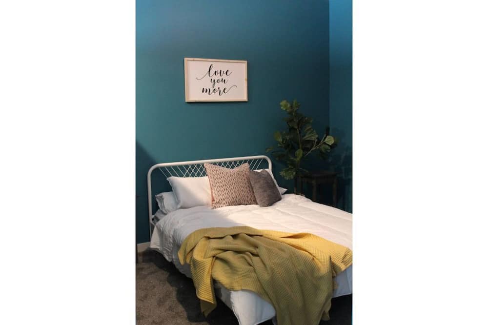 Photo of Bedroom in Pontiac
