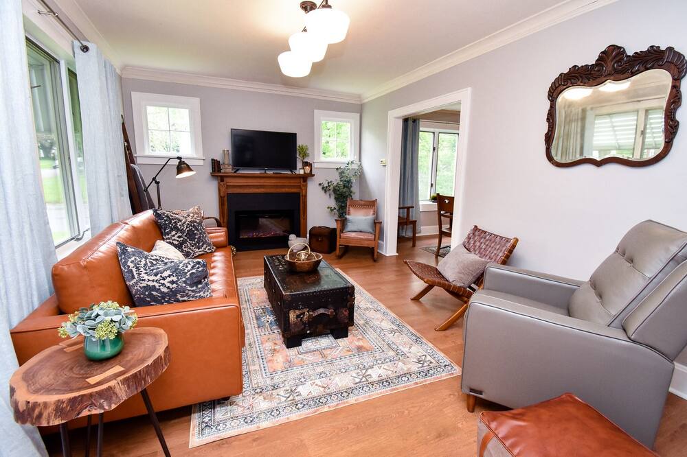 Photo of Livingroom in Peoria Heights