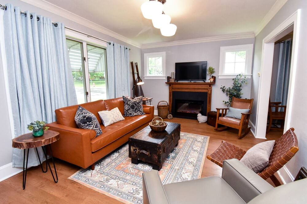 Photo of Livingroom in Peoria Heights