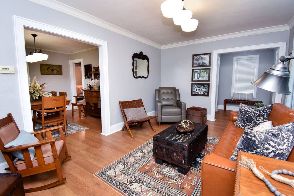Photo of Livingroom in Peoria Heights