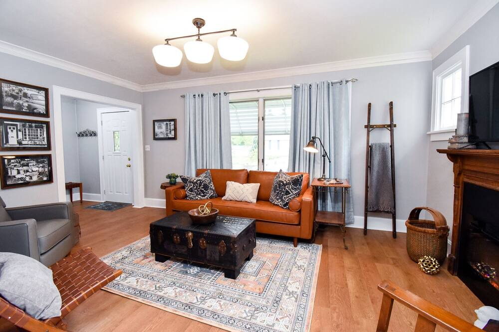 Photo of Livingroom in Peoria Heights