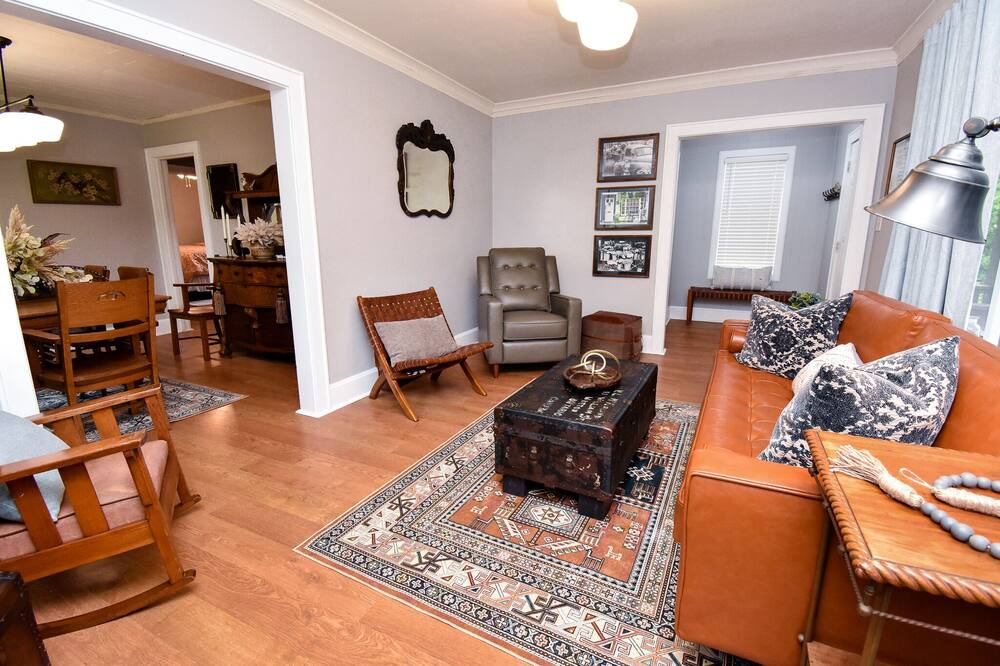Photo of Livingroom in Peoria Heights