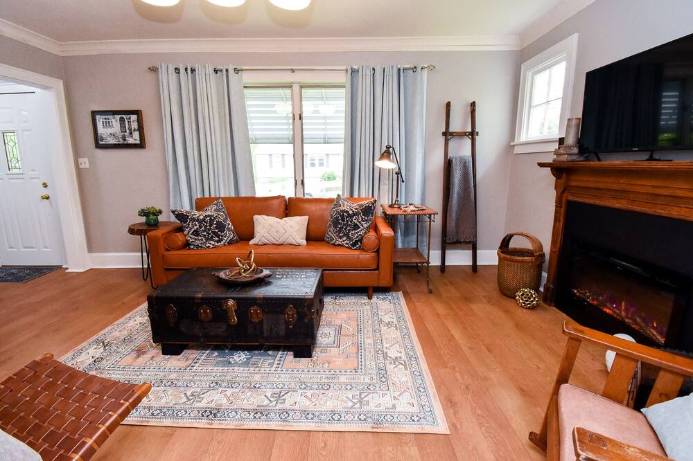 Photo of Livingroom in Peoria Heights