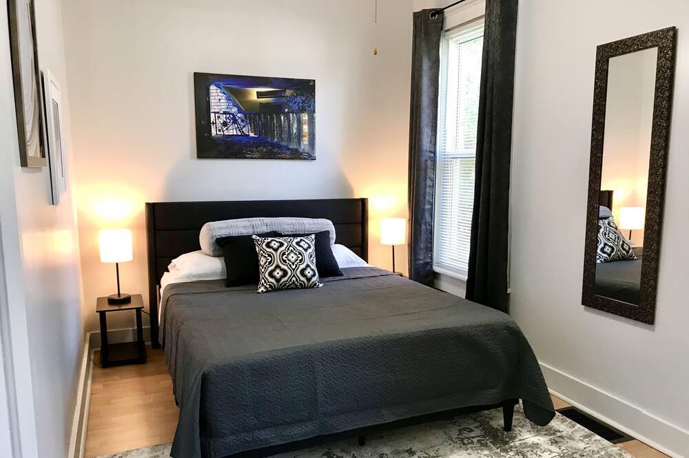 Photo of Bedroom in La Salle