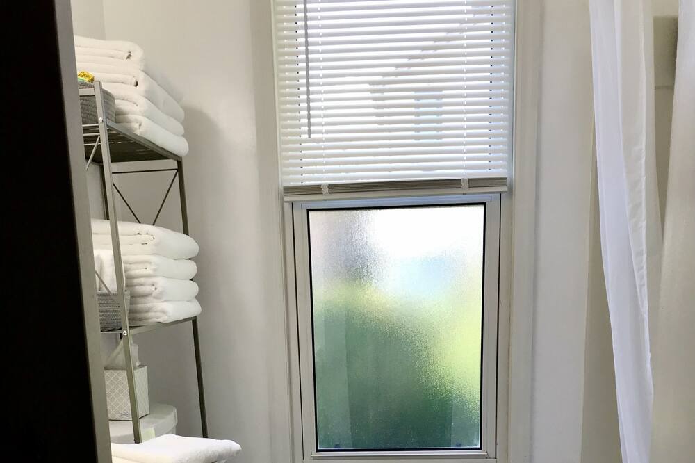 Photo of Bathroom in La Salle