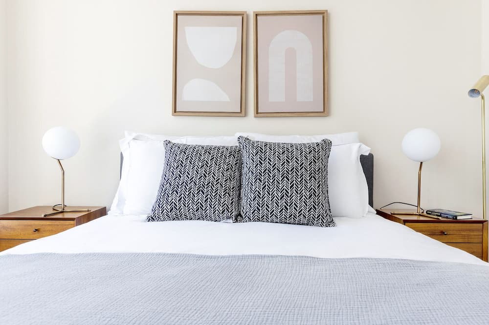 Photo of Bedroom in Lake View East