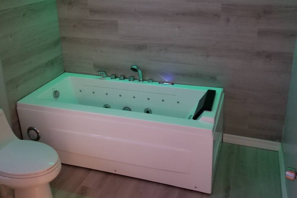 Photo of Bathroom in South Addison