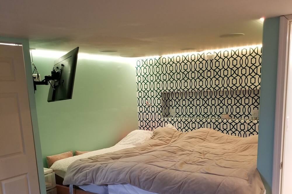 Photo of Bedroom in South Addison